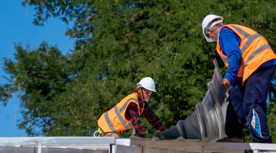 Professional gutter cleaning in Lloyd, MT